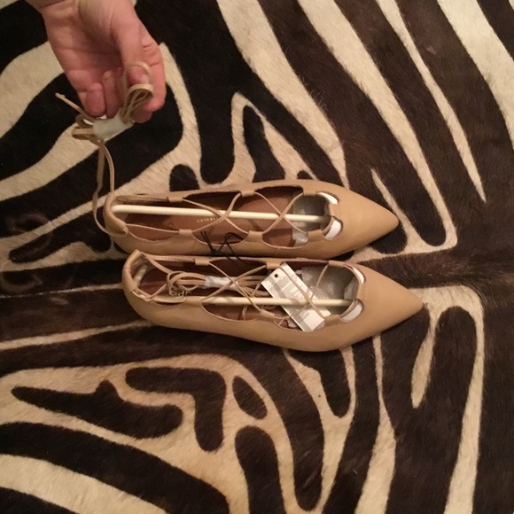 Gap wrap flats - Picture 2 of 3