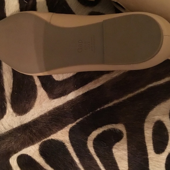 Gap wrap flats - Picture 3 of 3