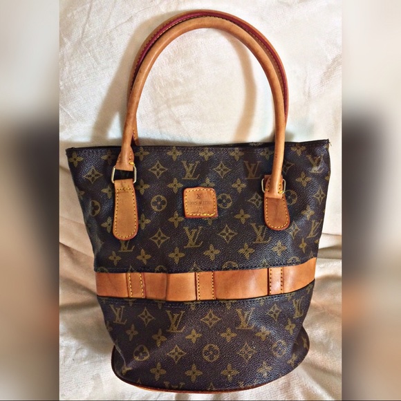 Louis Vuitton Handbags - Louis Vuitton Monogram Vintage Bucket Tote