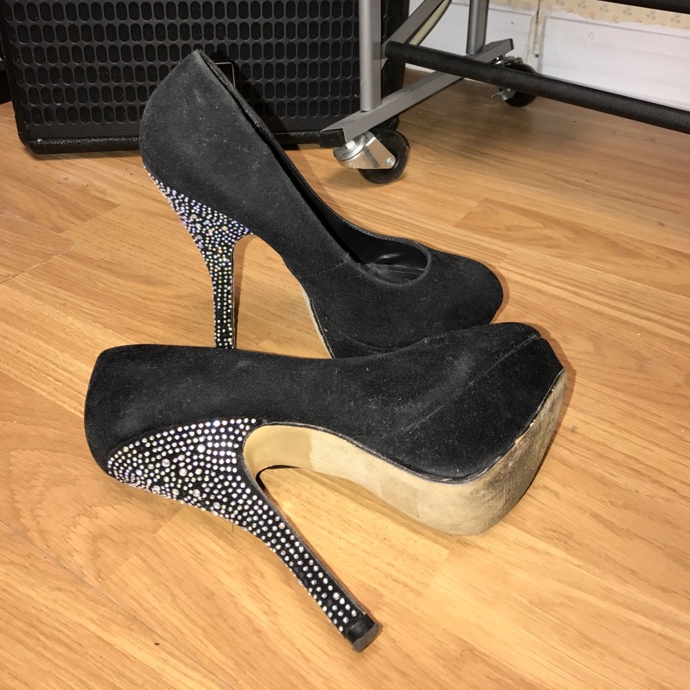 ❌SOLD❌ Black bling heels