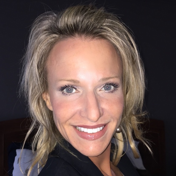 Meet your Posher, Julie - Picture 2 of 4