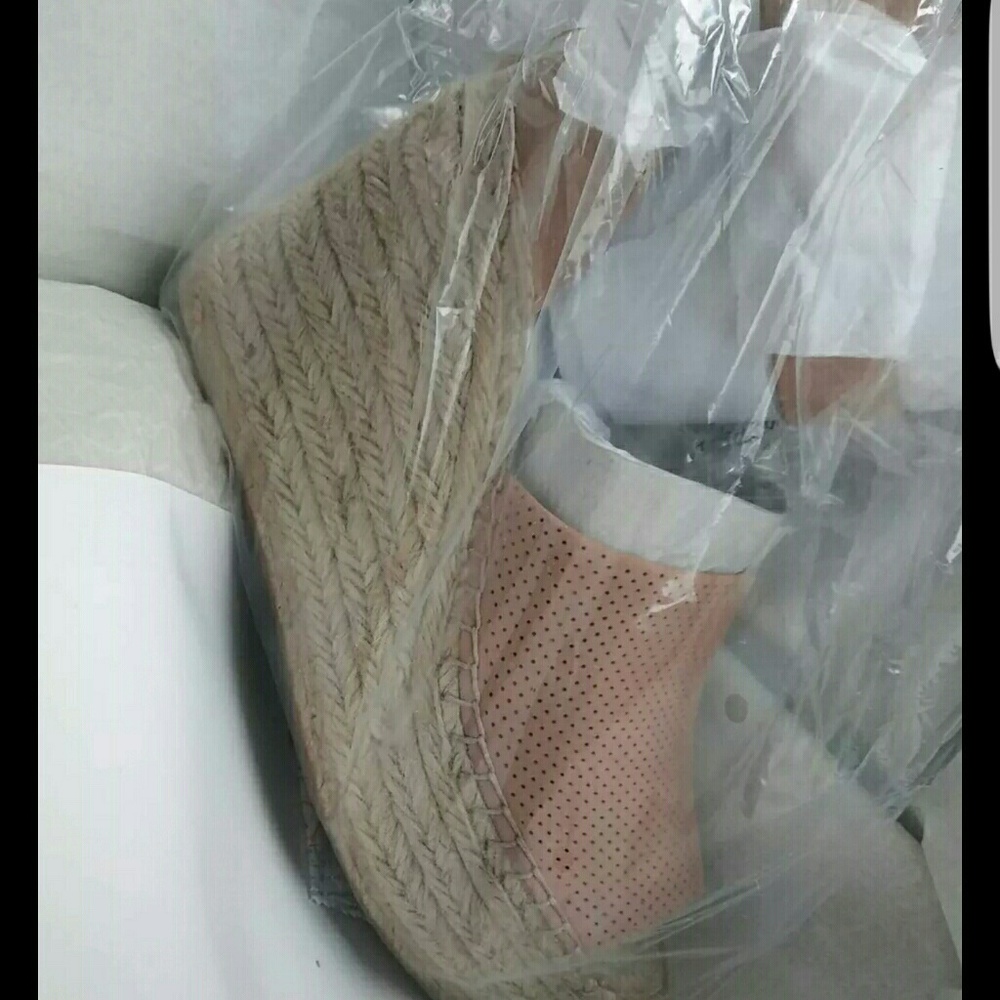 Marc fisher Adalyne wedges