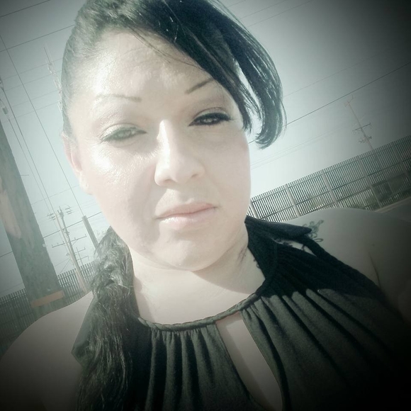 Meet your Posher, Monica - Picture 1 of 1