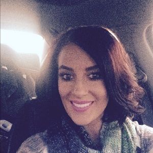 Meet your Posher, Kendra