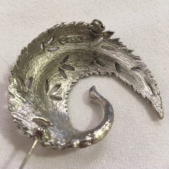 B.S.K. Vintage Silvertone Pin Diamond Cut Leaf - Picture 10 of 12
