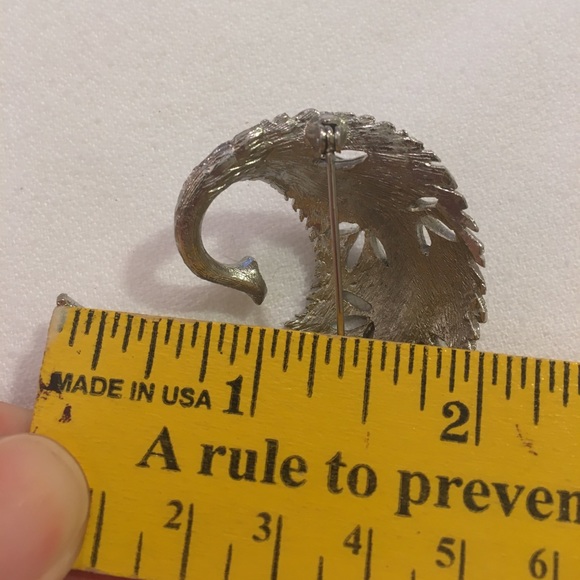 B.S.K. Vintage Silvertone Pin Diamond Cut Leaf - Picture 11 of 12