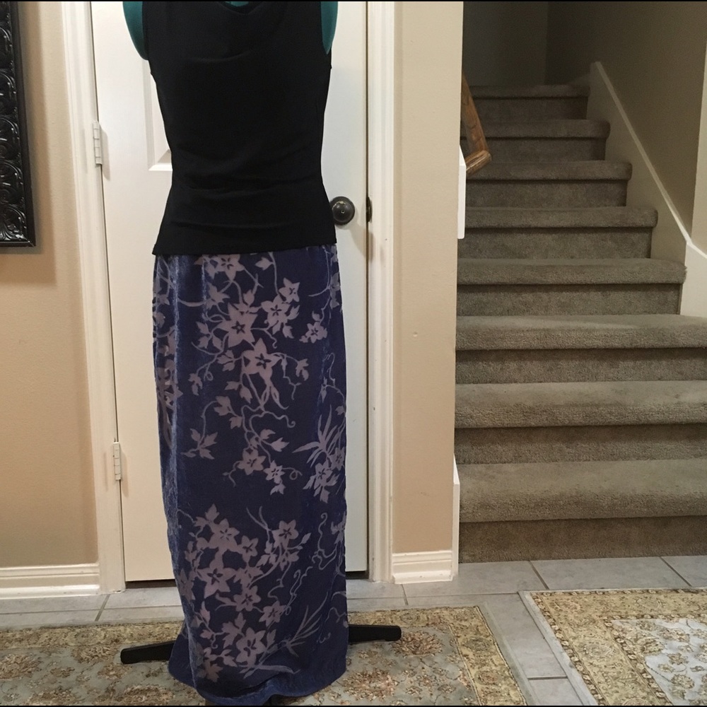 Lovely velveteen like lined long blue & pink skirt