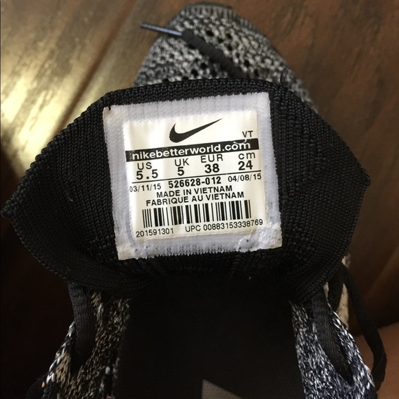 Nike Flynit Racers - Picture 3 of 3