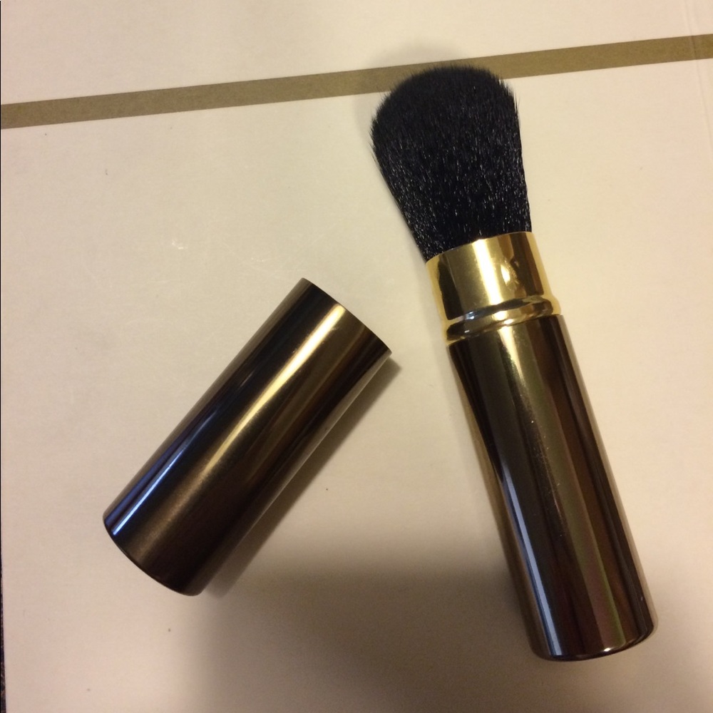 Blush brush