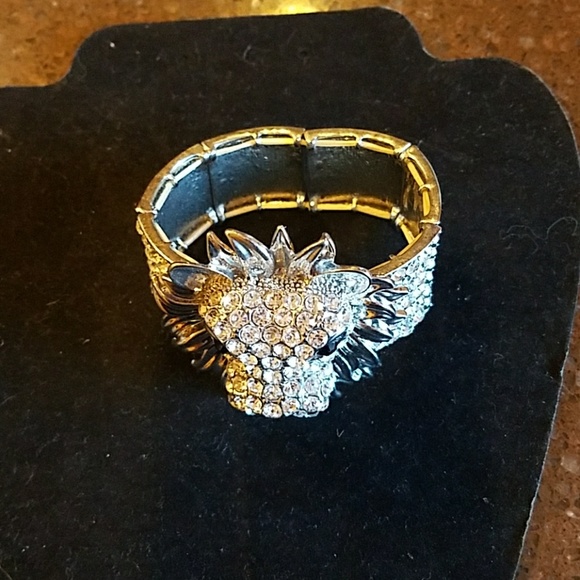 Jewelry - Picture 2 of 3