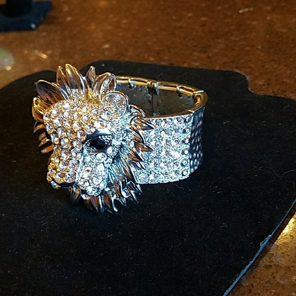 Jewelry - Picture 3 of 3