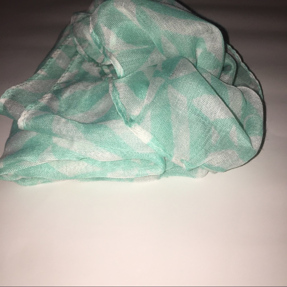 Beautiful Infinity Scarf - Picture 3 of 4