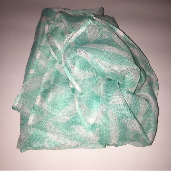 Beautiful Infinity Scarf - Picture 2 of 4