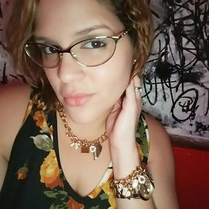 Meet your Posher, Dannelis