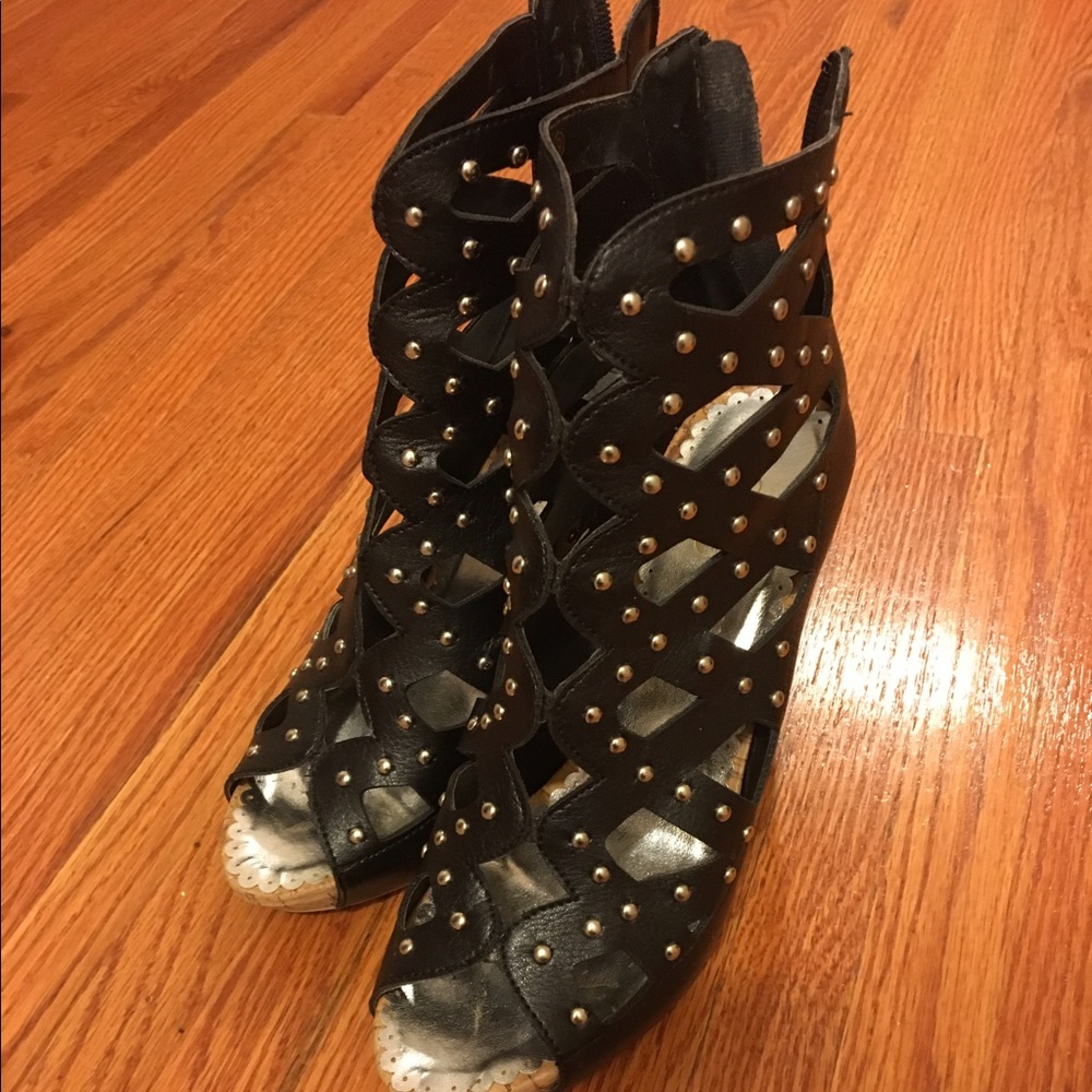 Caged Wedges with studs