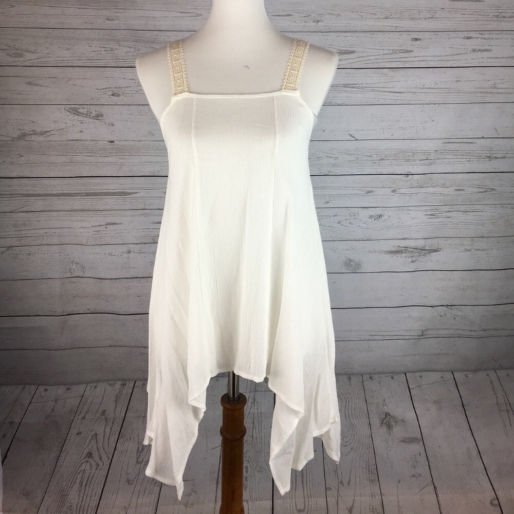 White Tank - Picture 3 of 5