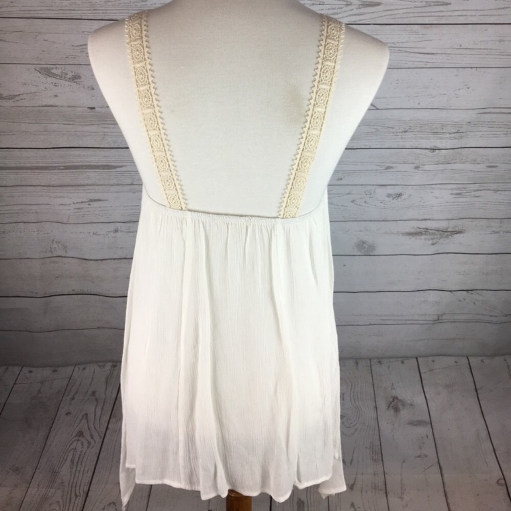 White Tank - Picture 5 of 5