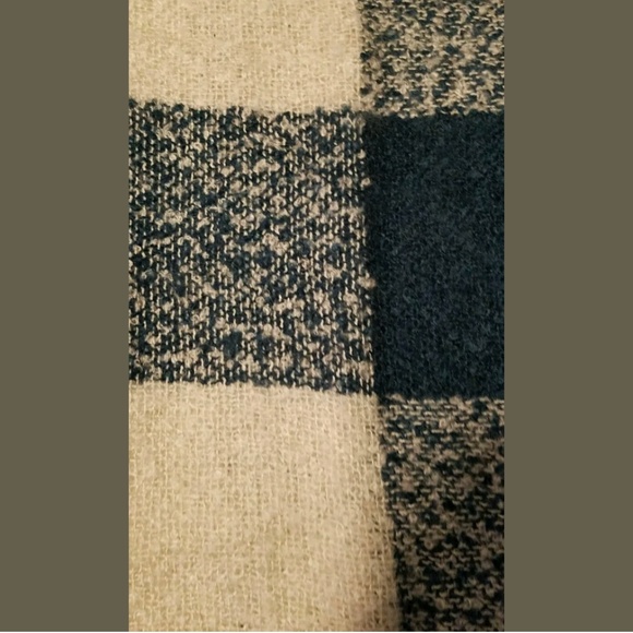 Free People oversized blue/green blanket scarf - Picture 3 of 4