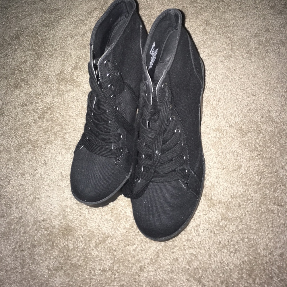 Size 8 Booties!!