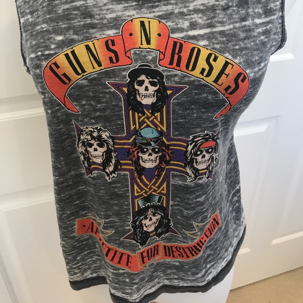 Graphic tee - Picture 2 of 2