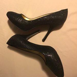 BLACK GLITTER HEALS