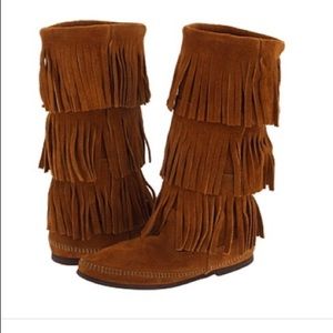 Minnetonka fringe boot