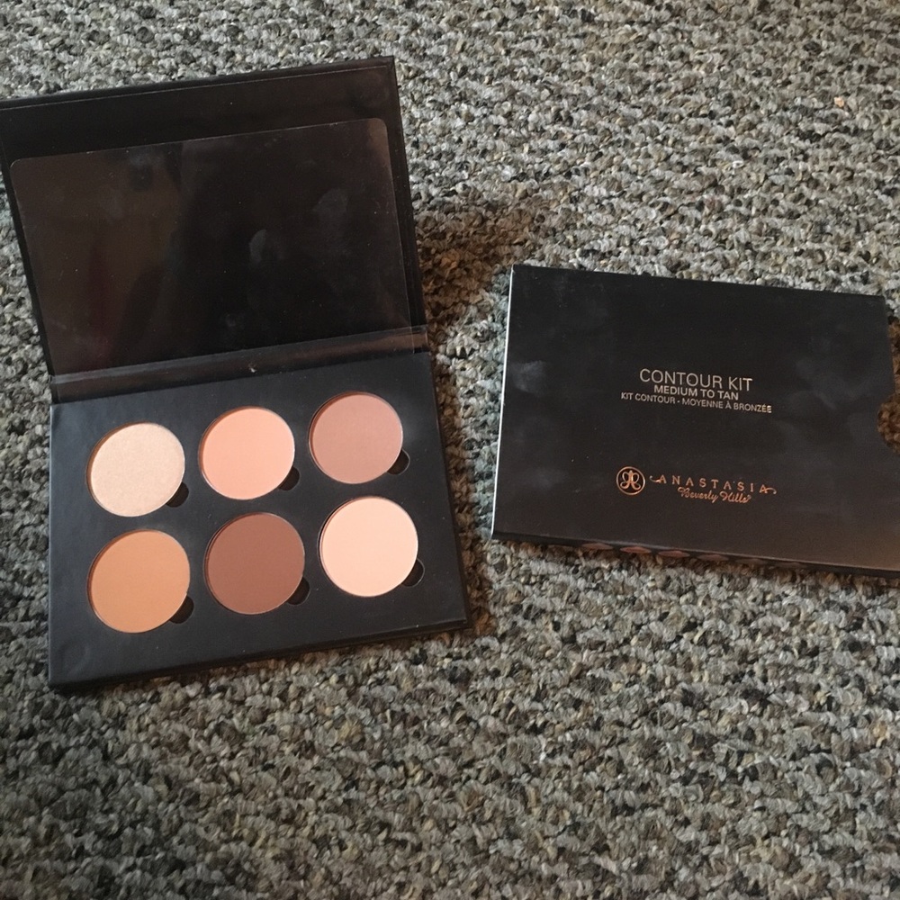 Anastasia Contour Kit Medium to Tan