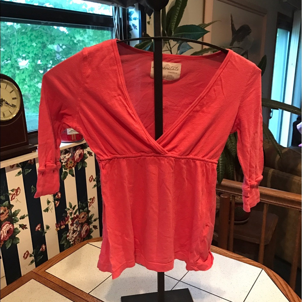 Aeropostale vneck quarter length