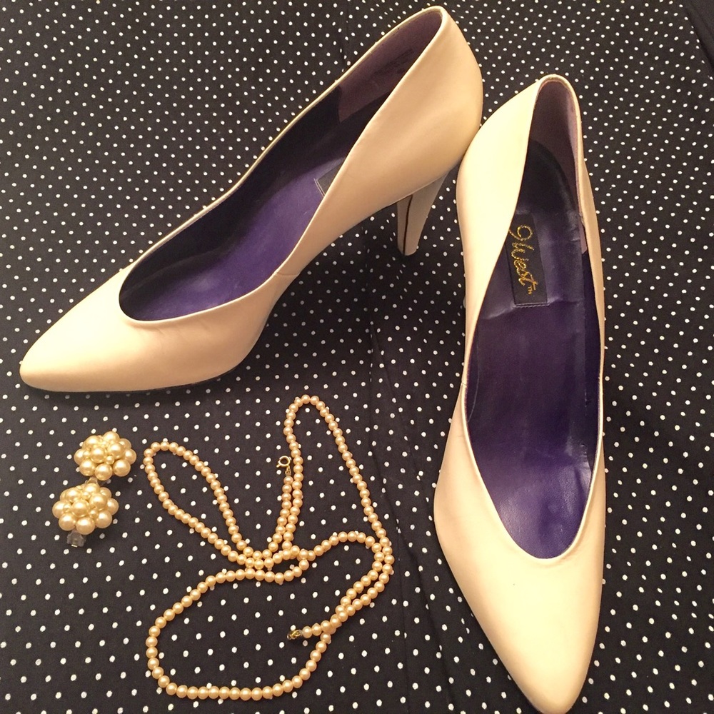 Sale! 🎉Nine West- Ivory Pumps- NWOT
