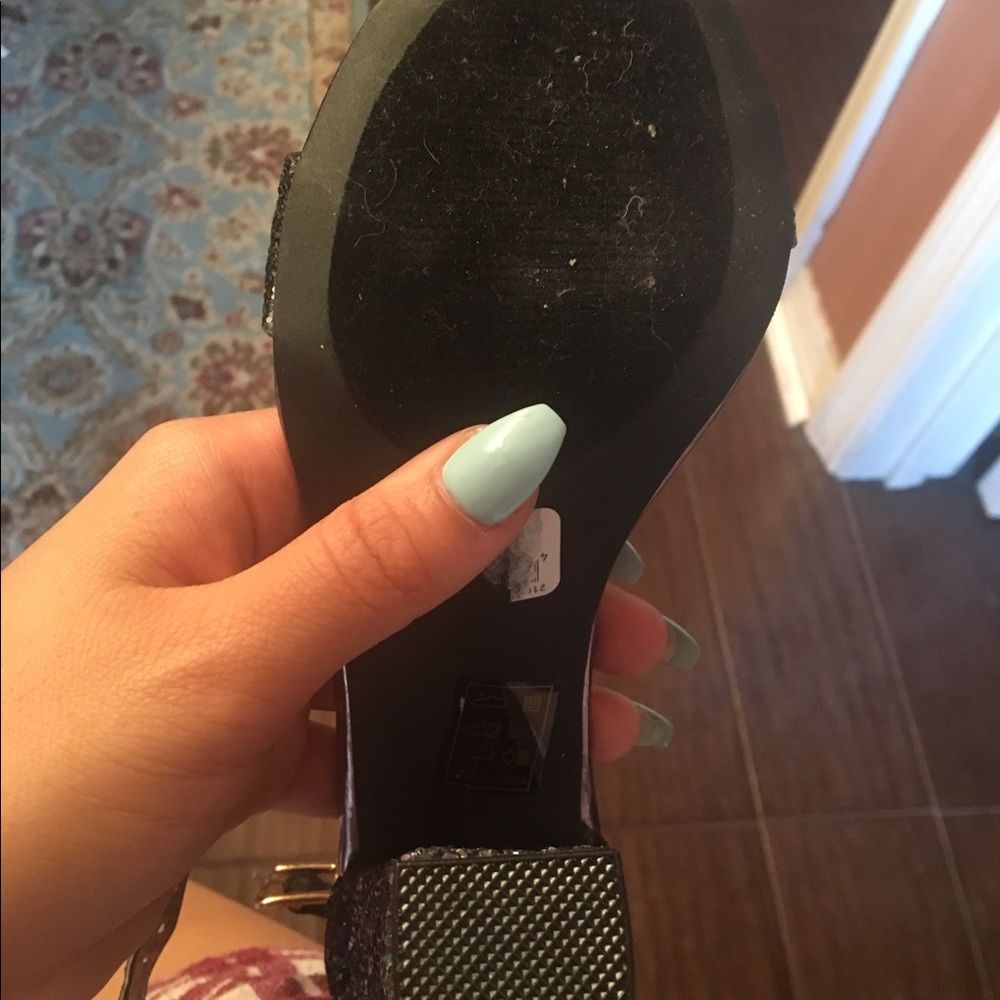 Glitter Heels - Picture 7 of 8