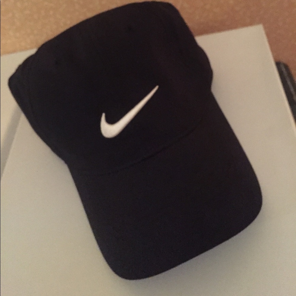 Never worn black Nike hat