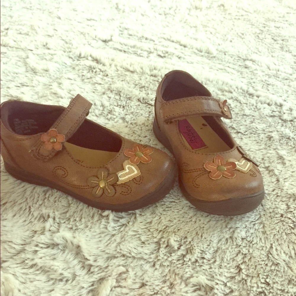 Toddler girl dress shoes!!