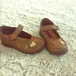 Toddler girl dress shoes!!
