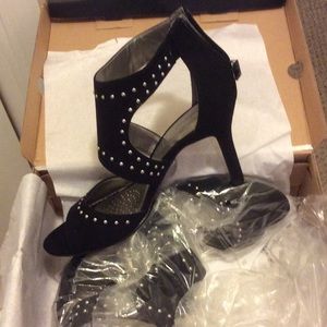 Ladies NWT studded heels
