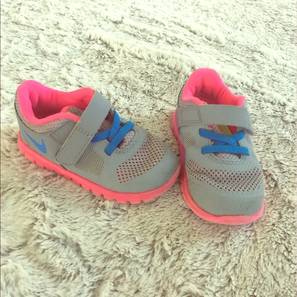 Toddler girl size 7 Nike shoes