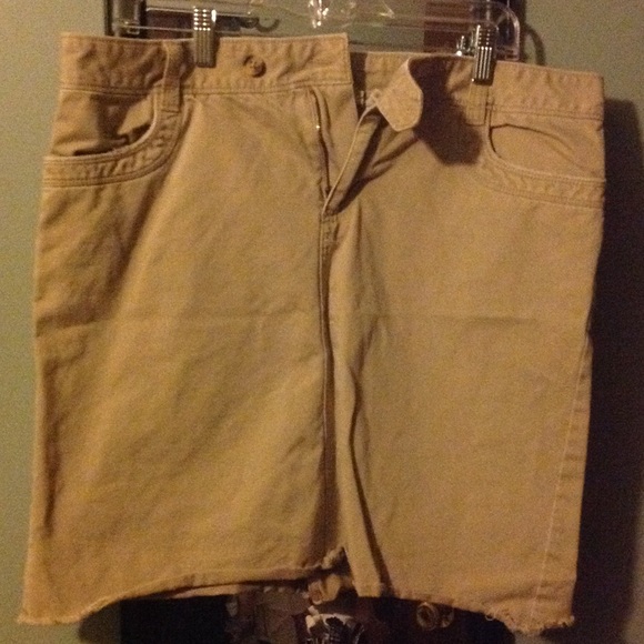 Gap low waist tan mid length skirt - Picture 1 of 3