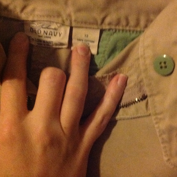 Gap low waist tan mid length skirt - Picture 2 of 3