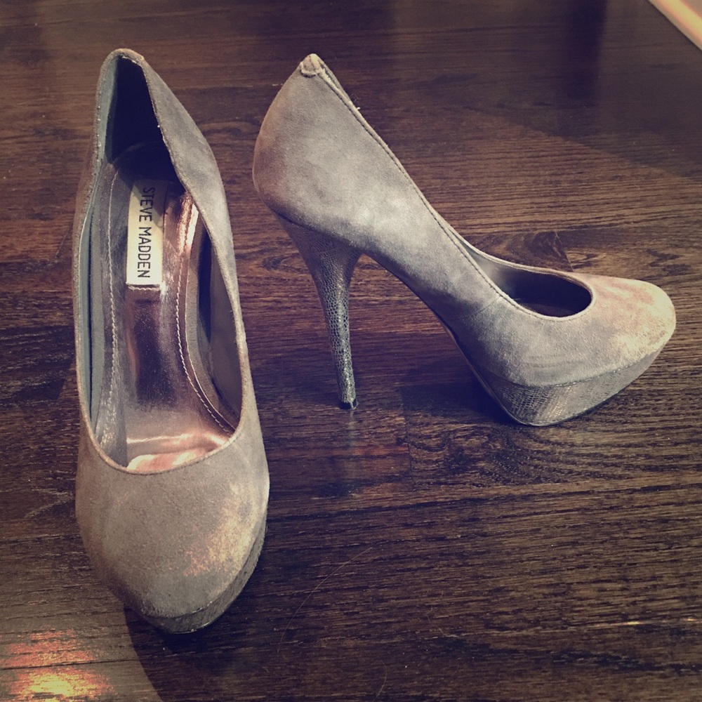Steve Madden pump