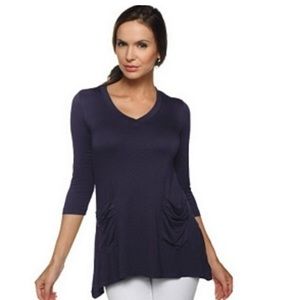 V neck tee with 3/4 sleeves and pockets 2 pack