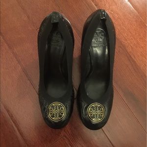 Beautiful Authentic Tory Burch reva heels. Size 8