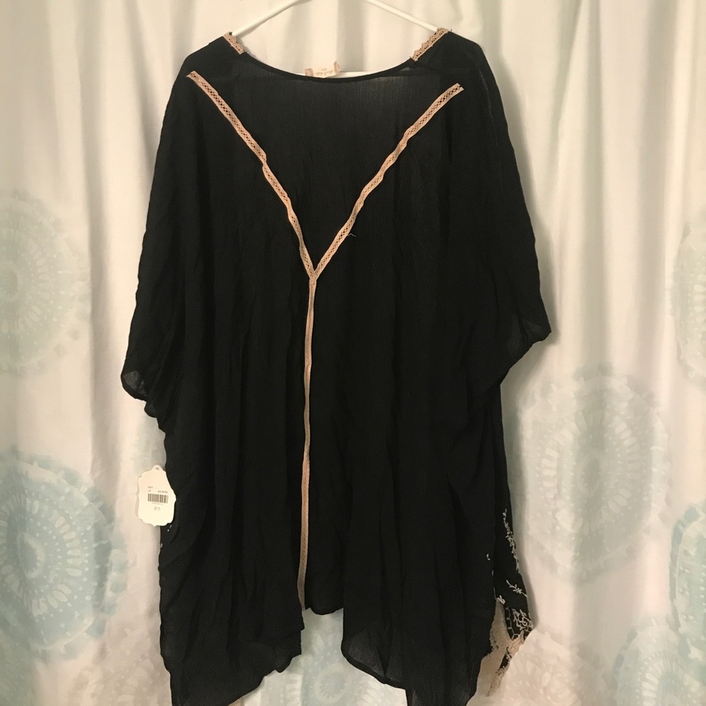 Awesome black and cream over sized "kimono"