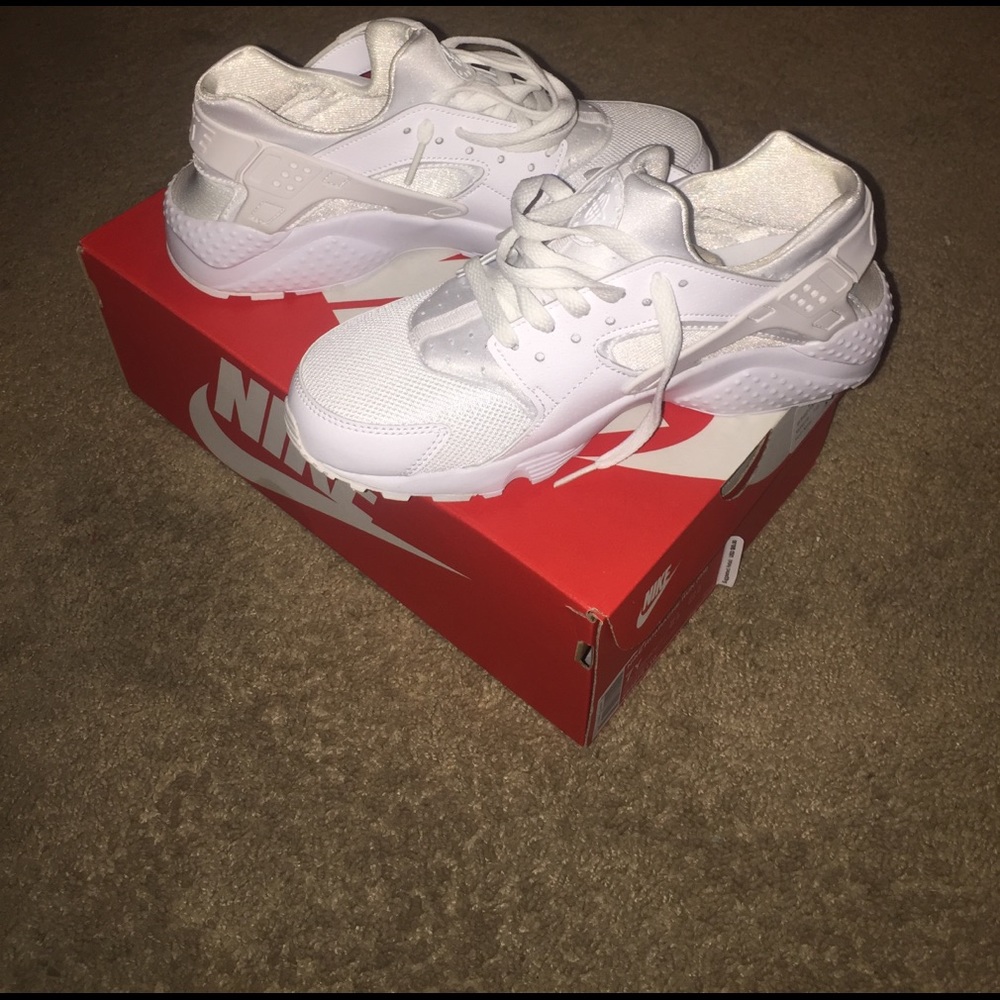 Brand new white Nike huarache