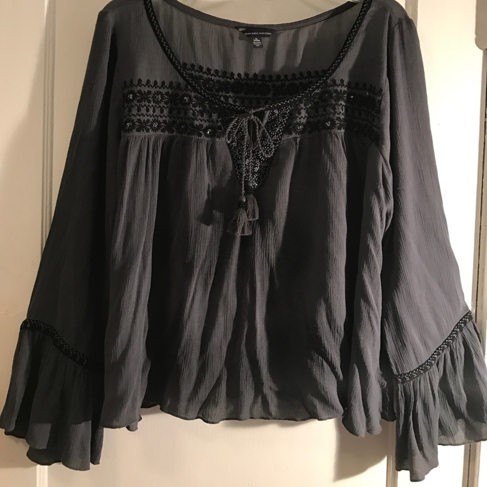 American Eagle  navy top w/ embroidery