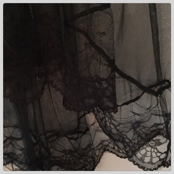 💐JUST IN! Hot Black Mini Skirt W/Lace Overlay - Picture 3 of 3