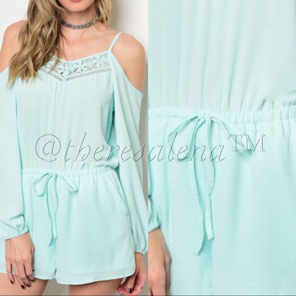 ❤️ Open-Shoulder Mint Romper