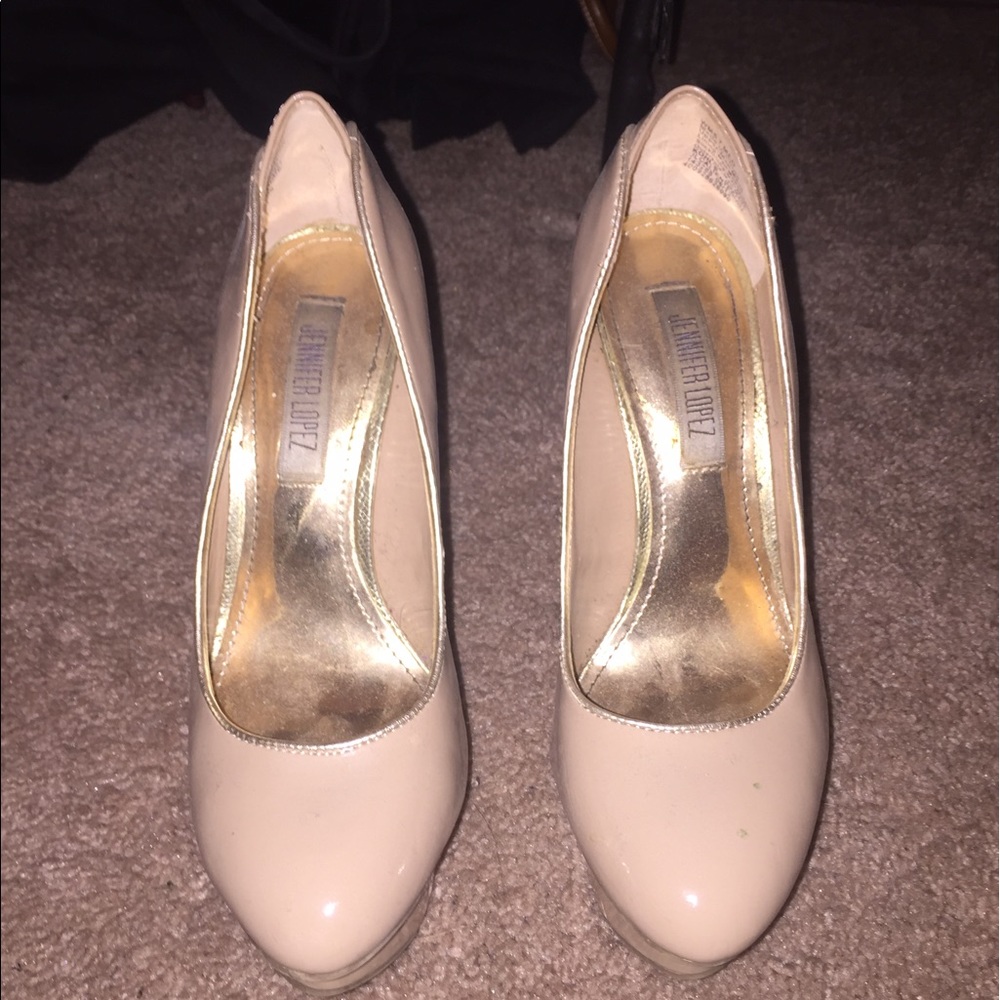 Jennifer Lopez Tan heels