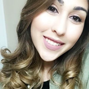 Meet your Posher, Manuela