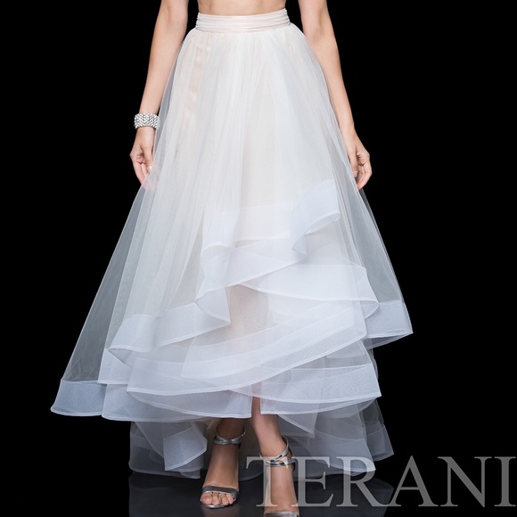 prom/formal dress - Picture 4 of 8