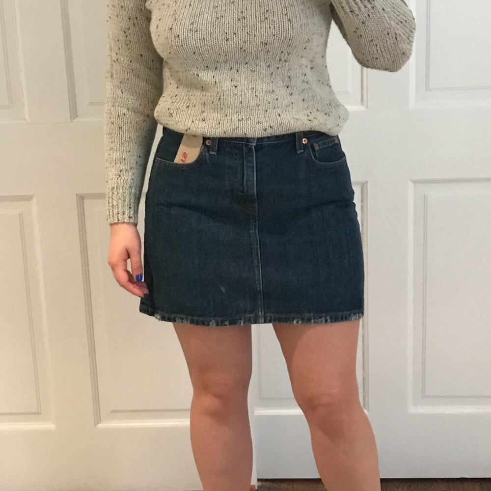 NWT Levi's Denim Mini Skirt Size 28