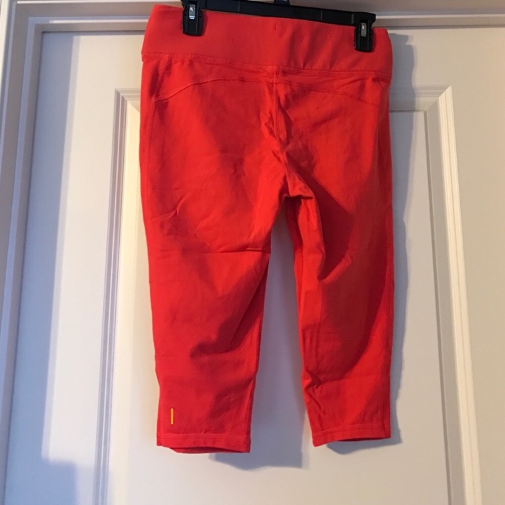 Lucy powermax cropped pant.